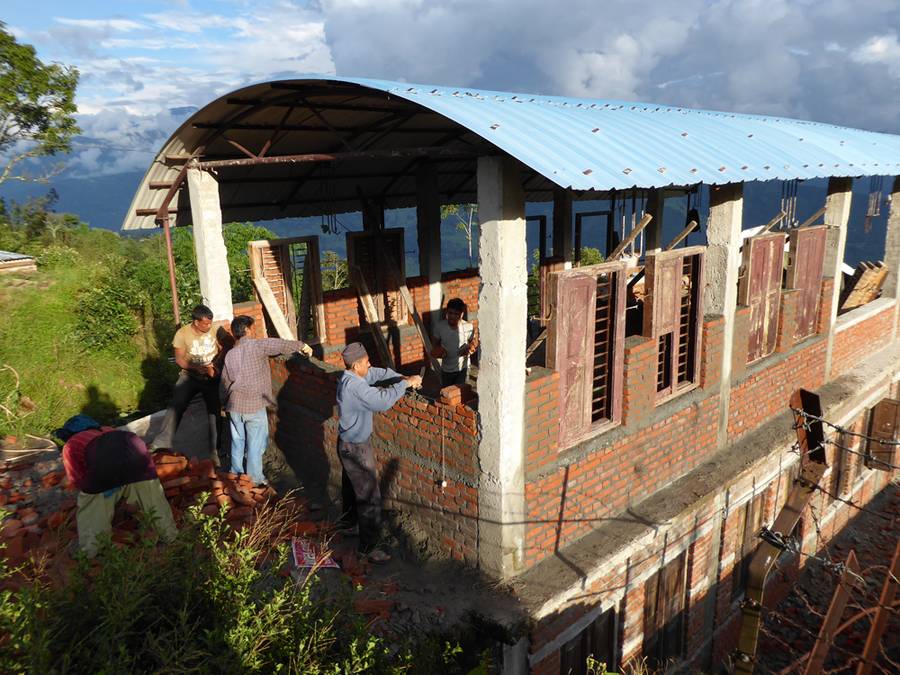 Tikhatal Primary School, Reparatur bald fertig